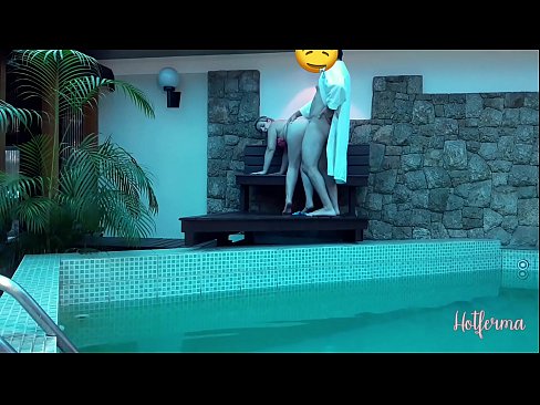 ❤️ Patron hizmetçiyi havuza davet eder ama bir sıcağa dayanamaz Porno tr.makesexnotwar.ru ❌❤