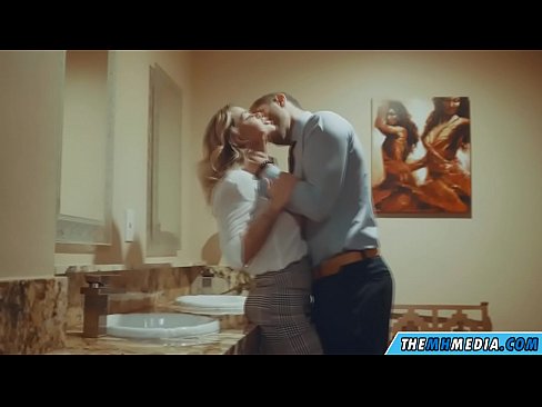 ❤️ Büyük memeli bir sarışın seni umumi tuvalette baştan çıkardığında Porno tr.makesexnotwar.ru ❌❤